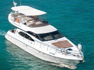 4-6 Hour Birthday Party 58ft Yacht - Includes: 🚌Transfers, 🎂Cake, 🎈Decorations, 🥂Unlimited Alcohol & Soft Drinks