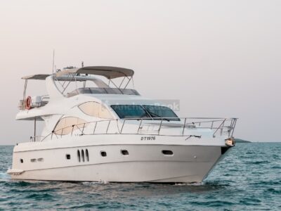 4-6 Hour Birthday Party 61ft Yacht - Included: 🚌Transfers, 🎂Cake, 🎈Decorations, 🥂Unlimited Alcohol & Soft Drinks