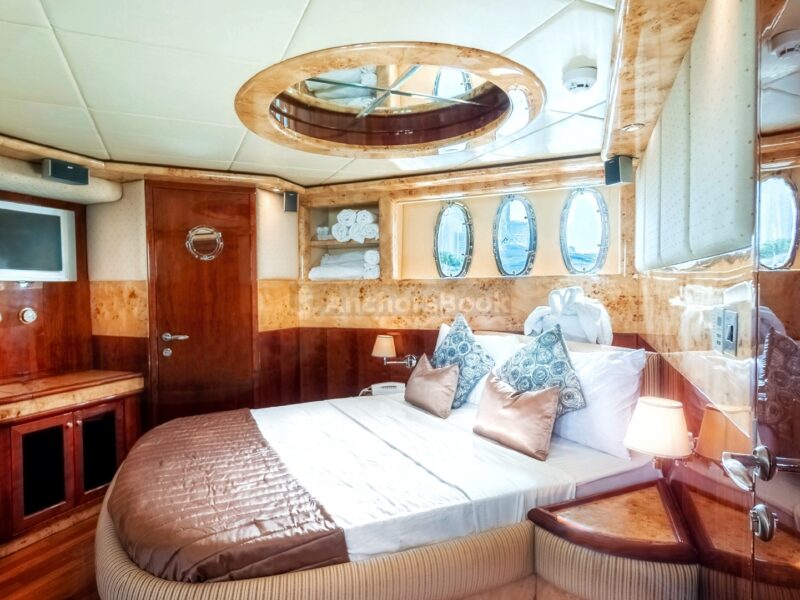 Yacht 61ft | Free 🚌 Transfer, & Free 🥂 Unlimited Alcohol + Soft Drinks Included - Book 3 Hr Get 1 Hr Free Offer
