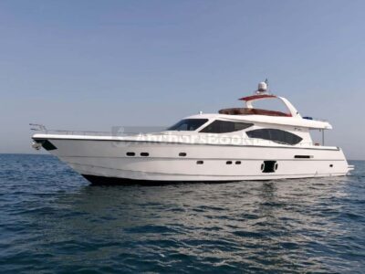 4-6 Hour Birthday Party 86ft Yacht - Includes: 🚌Transfers, 🎂Cake, 🎈Decorations, 🥂Unlimited Alcohol & Soft Drinks