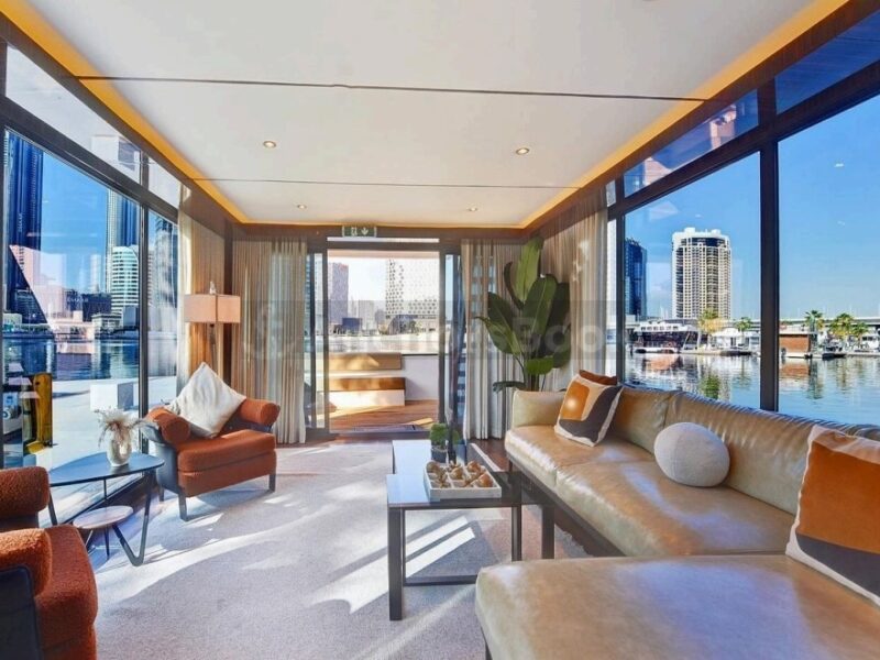 Into The Blue - 60ft Private Houseboat With Jacuzzi For Up To 15 Guests | AnchorsBook Photo Into The Blue - 60ft Private Houseboat With Jacuzzi For Up To 15 Guests