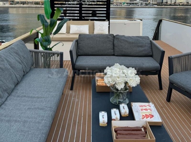 Into The Blue - 60ft Private Houseboat With Jacuzzi For Up To 15 Guests | AnchorsBook Photo Into The Blue - 60ft Private Houseboat With Jacuzzi For Up To 15 Guests