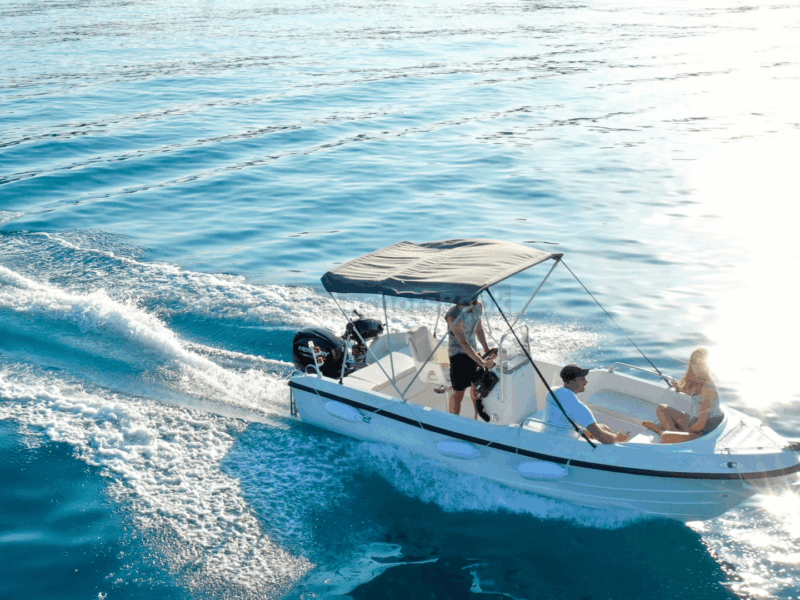 16ft Bareboat Rental In Milos | AnchorsBook Photo 16ft Bareboat Rental In Milos