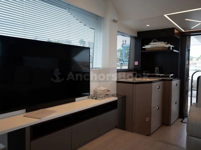 FULL DAY RENTAL - Sunseeker Manhattan 55ft | AnchorsBook Photo FULL DAY RENTAL - Sunseeker Manhattan 55ft