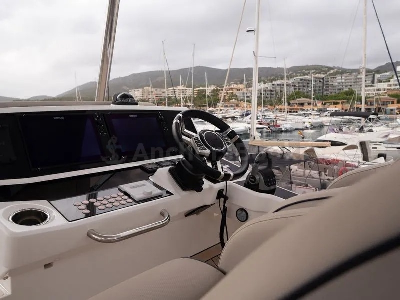 FULL DAY RENTAL - Sunseeker Manhattan 55ft | AnchorsBook Photo FULL DAY RENTAL - Sunseeker Manhattan 55ft