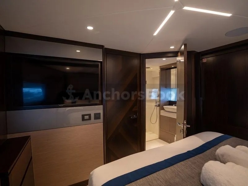 FULL DAY RENTAL - Sunseeker Manhattan 55ft | AnchorsBook Photo FULL DAY RENTAL - Sunseeker Manhattan 55ft