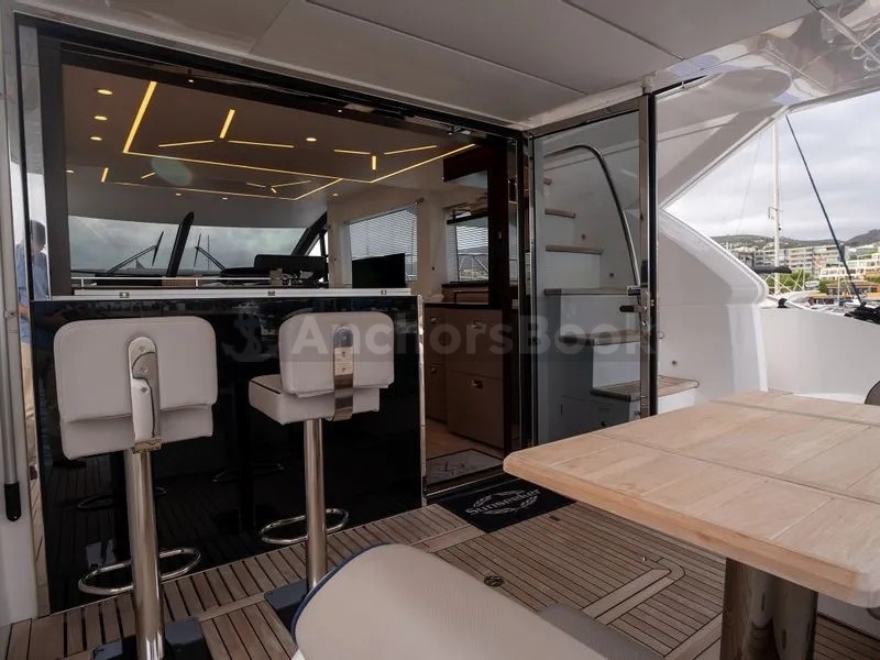 FULL DAY RENTAL - Sunseeker Manhattan 55ft | AnchorsBook Photo FULL DAY RENTAL - Sunseeker Manhattan 55ft