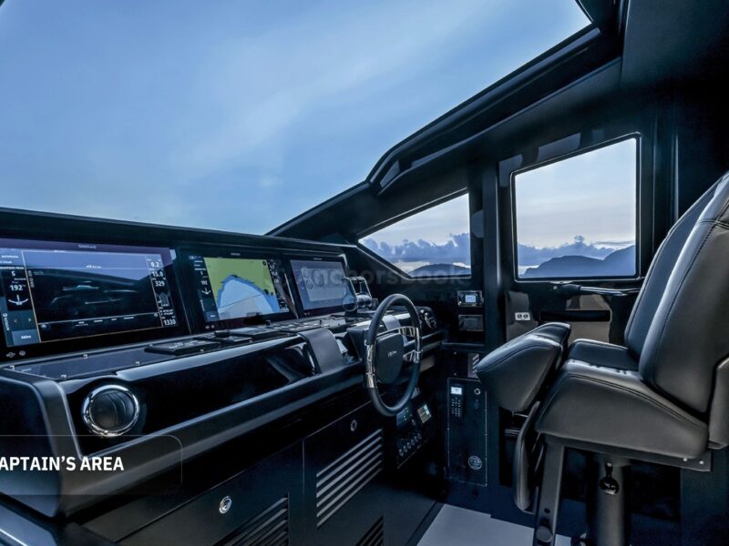 Riva 82 - Luxury 5 Stars VIP Private Group Yacht Rental | AnchorsBook Photo Riva 82 - Luxury 5 Stars VIP Private Group Yacht Rental
