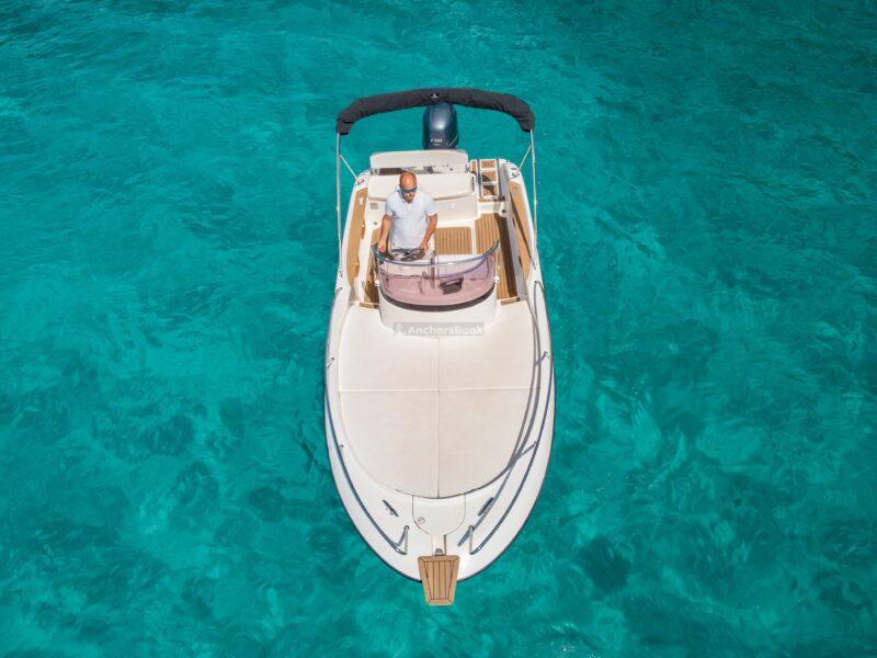20ft Speedboat For 6 Guests In Dubrovnik | AnchorsBook Photo 20ft Speedboat For 6 Guests In Dubrovnik