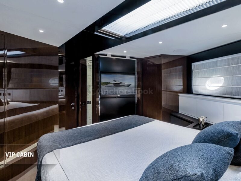 Riva 82 - Luxury 5 Stars VIP Private Group Yacht Rental | AnchorsBook Photo Riva 82 - Luxury 5 Stars VIP Private Group Yacht Rental