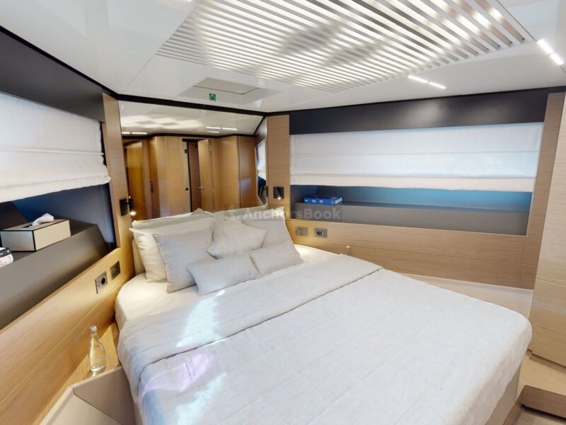 Ferretti 780 - Luxury 5 Stars VIP Private Group Yacht Rental | AnchorsBook Photo Ferretti 780 - Luxury 5 Stars VIP Private Group Yacht Rental