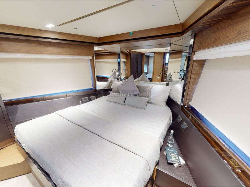Ferretti 670 - Luxury 5 Stars VIP Private Group Yacht Rental | AnchorsBook Photo Ferretti 670 - Luxury 5 Stars VIP Private Group Yacht Rental