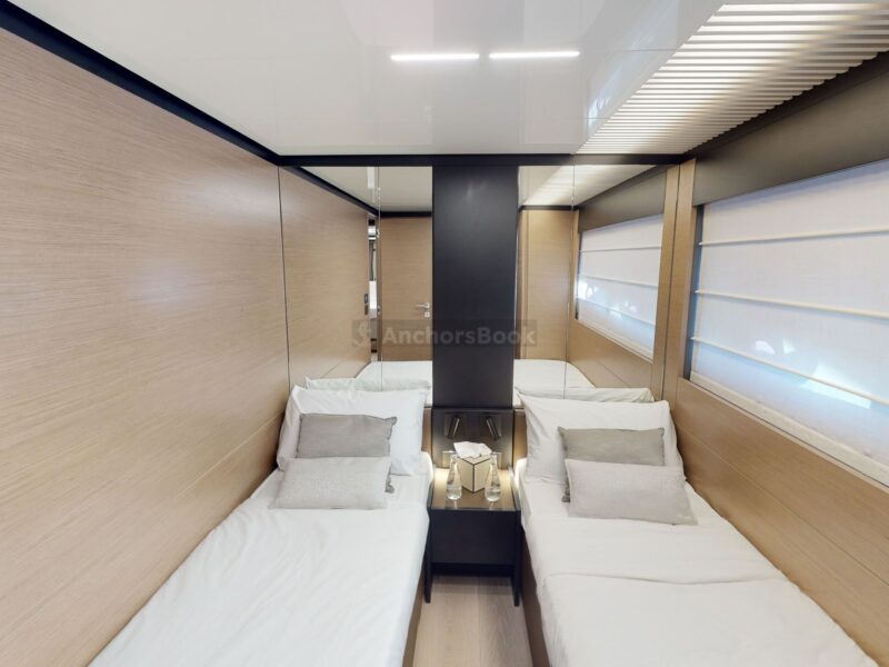 Ferretti 780 - Luxury 5 Stars VIP Private Group Yacht Rental | AnchorsBook Photo Ferretti 780 - Luxury 5 Stars VIP Private Group Yacht Rental
