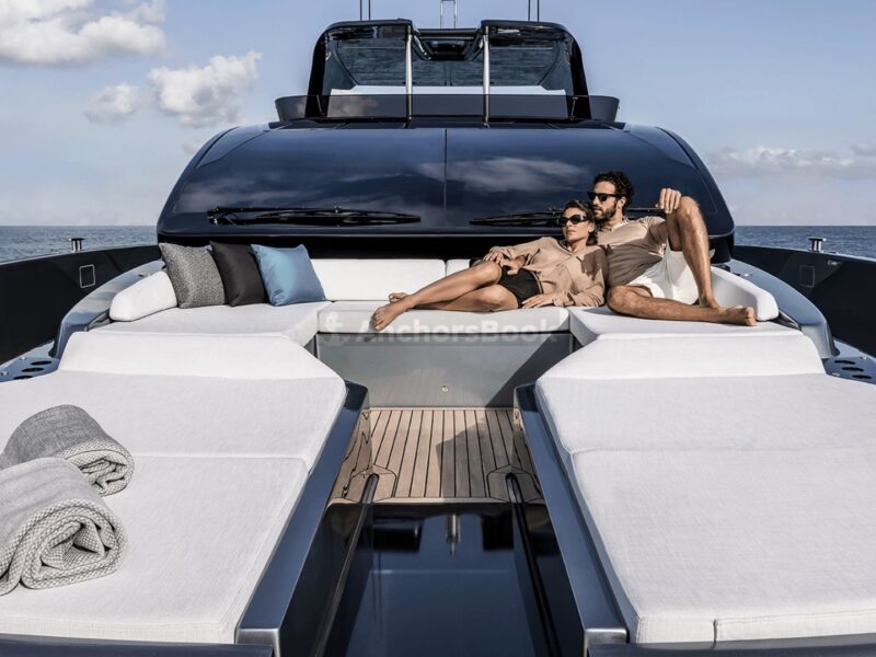 Riva 82 - Luxury 5 Stars VIP Private Group Yacht Rental | AnchorsBook Photo Riva 82 - Luxury 5 Stars VIP Private Group Yacht Rental