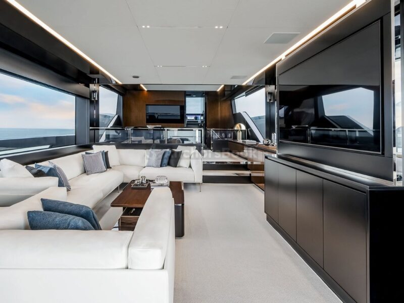 Riva 82 - Luxury 5 Stars VIP Private Group Yacht Rental | AnchorsBook Photo Riva 82 - Luxury 5 Stars VIP Private Group Yacht Rental