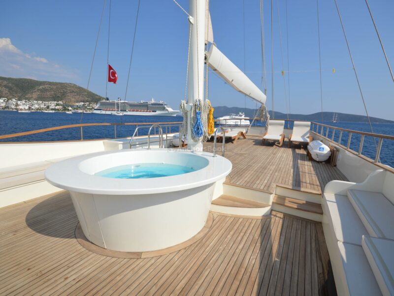 Gül Sultan - Luxury Full Week Private Yacht Charter | AnchorsBook Photo Gül Sultan - Luxury Full Week Private Yacht Charter