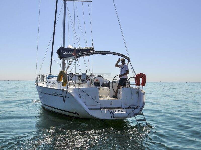 4 hour private sailboat tour | AnchorsBook Photo 4 hour private sailboat tour