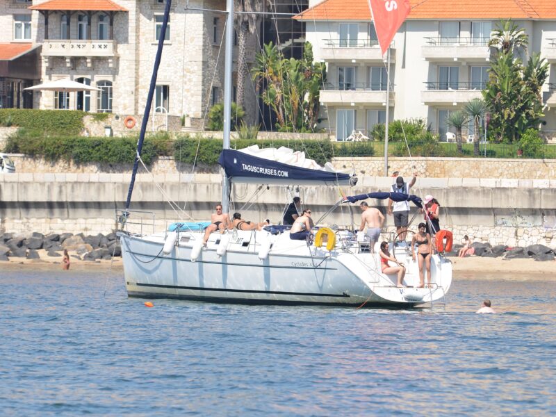4 hour private sailboat tour | AnchorsBook Photo 4 hour private sailboat tour