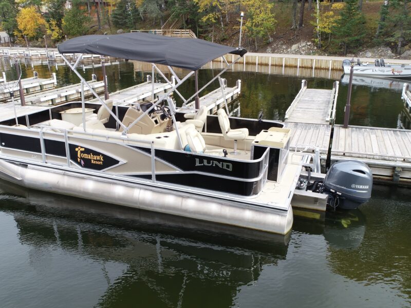 Lake of the Woods Tritoon Pontoon boat rentals | AnchorsBook Photo Lake of the Woods Tritoon Pontoon boat rentals