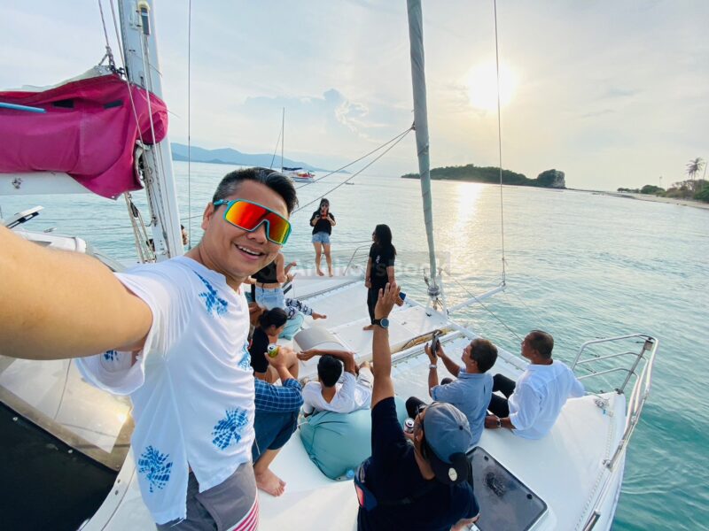 Sailing Catamaran In Samui - Thailand | AnchorsBook Photo Sailing Catamaran In Samui - Thailand