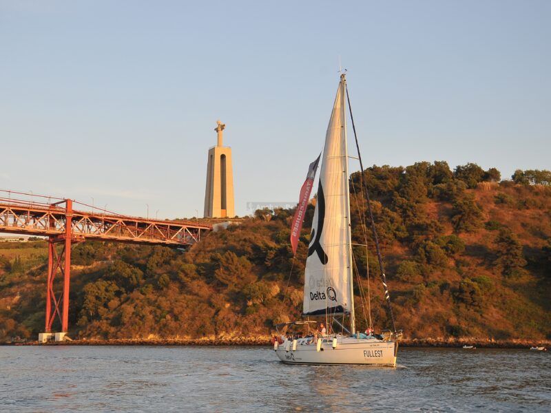 Sunset 2 hour shared boat tour in Lisbon | AnchorsBook Photo Sunset 2 hour shared boat tour in Lisbon