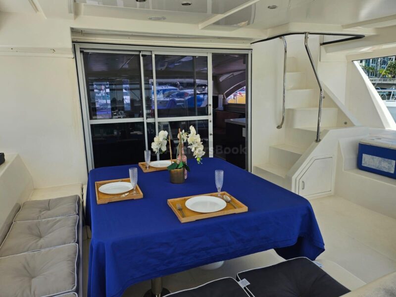 Valencia 51ft | AnchorsBook Photo Valencia 51ft