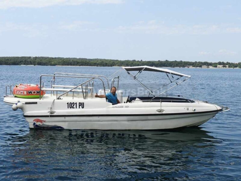 Parachute Yacht - Croatia Pula Boat Rental | AnchorsBook Photo Parachute Yacht - Croatia Pula Boat Rental