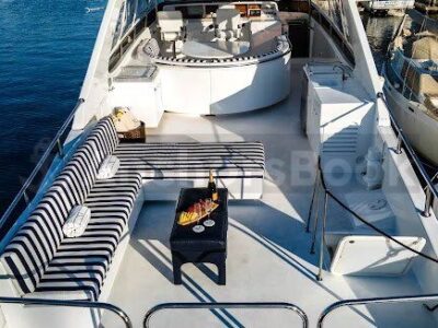6 Hour Yacht Charter in Guanacaste - Crew & Food Included | AnchorsBook Photo 84' LAZZARA / LA VIE