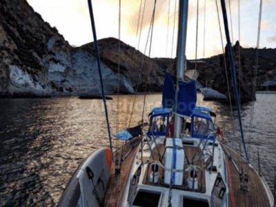 Pershing 33ft - 7 Hour Yacht Charter on the Amalfi Coast | AnchorsBook Photo Prima Passione Sailing Yacht Charter In Nettuno