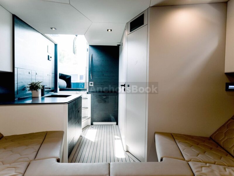 İstanbul Private Yacht | AnchorsBook Photo İstanbul Private Yacht