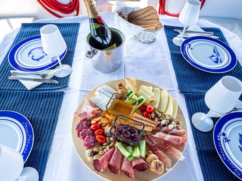 Private luxury 5 hour sunset sailing cruise in Athenian Riviera | AnchorsBook Photo Private luxury 5 hour sunset sailing cruise in Athenian Riviera