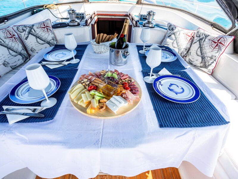Private luxury 5 hour sunset sailing cruise in Athenian Riviera | AnchorsBook Photo Private luxury 5 hour sunset sailing cruise in Athenian Riviera