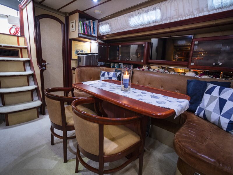 Private luxury 5 hour sunset sailing cruise in Athenian Riviera | AnchorsBook Photo Private luxury 5 hour sunset sailing cruise in Athenian Riviera