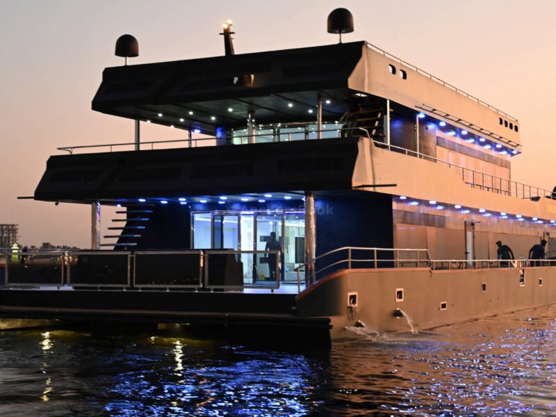 Royal Houseboat – 140 Ft | AnchorsBook Photo Royal Houseboat – 140 Ft