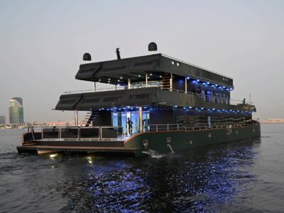 Royal Houseboat – 140 Ft