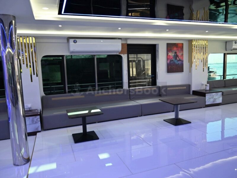Royal Houseboat – 140 Ft | AnchorsBook Photo Royal Houseboat – 140 Ft