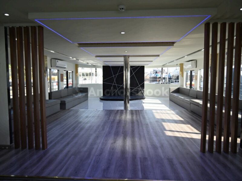 Royal Houseboat – 140 Ft | AnchorsBook Photo Royal Houseboat – 140 Ft