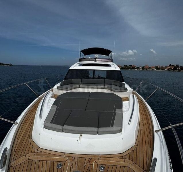 LUXRY YACHT TOUR | AnchorsBook Photo LUXRY YACHT TOUR