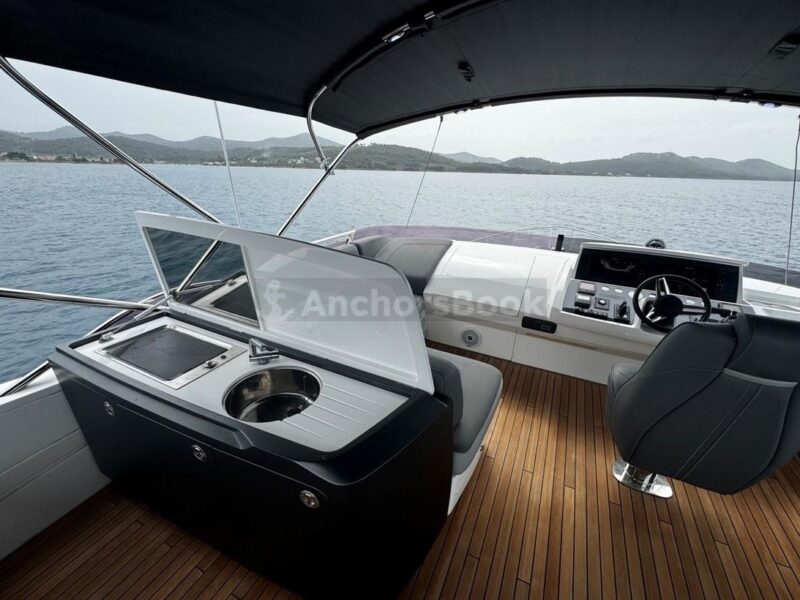 LUXRY YACHT TOUR | AnchorsBook Photo LUXRY YACHT TOUR