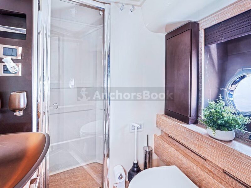 65’ AZIMUT / PRINCESS | AnchorsBook Photo 65’ AZIMUT / PRINCESS