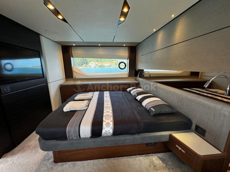 LUXRY YACHT TOUR | AnchorsBook Photo LUXRY YACHT TOUR