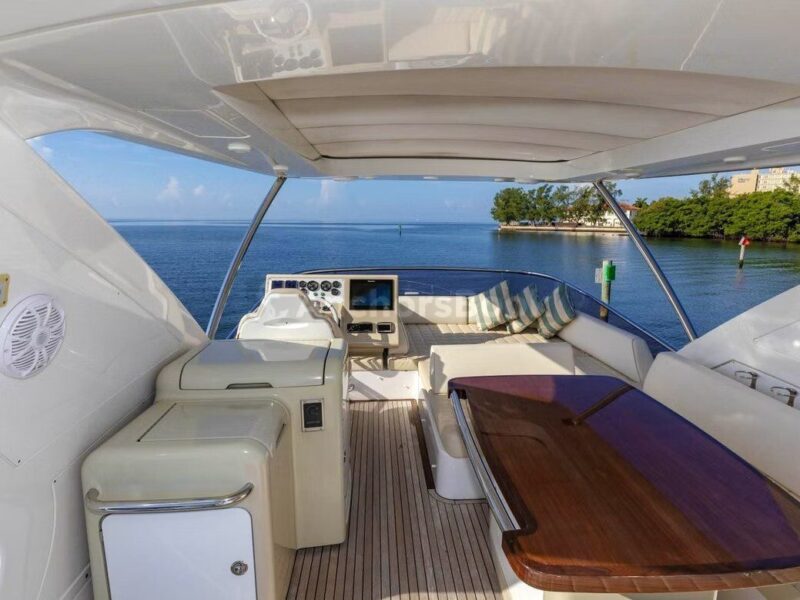 65’ AZIMUT / PRINCESS | AnchorsBook Photo 65’ AZIMUT / PRINCESS