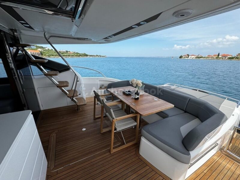 LUXRY YACHT TOUR | AnchorsBook Photo LUXRY YACHT TOUR