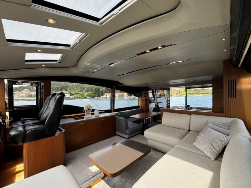 LUXRY YACHT TOUR | AnchorsBook Photo LUXRY YACHT TOUR