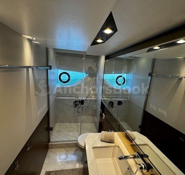 LUXRY YACHT TOUR | AnchorsBook Photo LUXRY YACHT TOUR