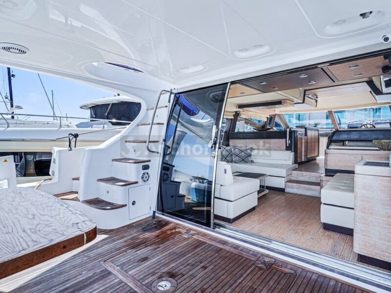 65’ AZIMUT / PRINCESS | AnchorsBook Photo 65’ AZIMUT / PRINCESS