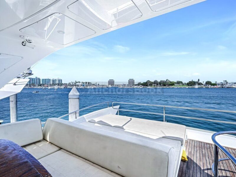 65’ AZIMUT / PRINCESS | AnchorsBook Photo 65’ AZIMUT / PRINCESS