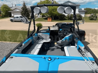 AXIS Wake Research T22, 400HP - Kelowna Boat Rental | AnchorsBook Photo AXIS Wake Research T22, 400HP - Kelowna Boat Rental