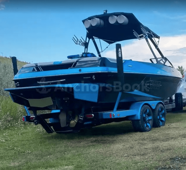 AXIS Wake Research T22, 400HP - Kelowna Boat Rental | AnchorsBook Photo AXIS Wake Research T22, 400HP - Kelowna Boat Rental