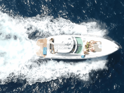 Cabo Luxury Yacht Charter – Private Crew & Snorkeling Adventure